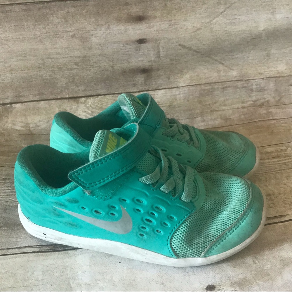 NIKE SHOES